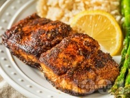 Рецепта Ароматно филе риба тилапия с марината от кафява захар, риган и чесън на тиган